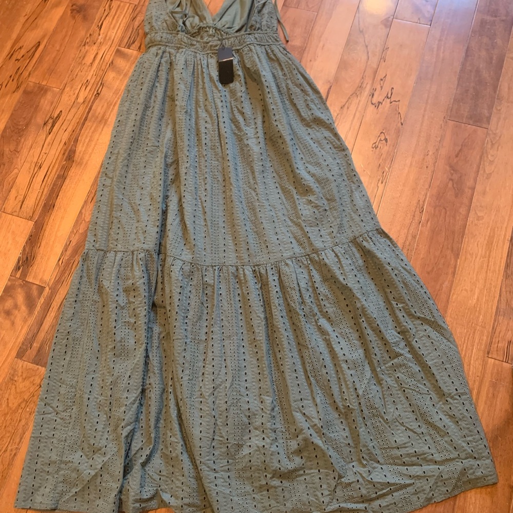 Elegant Green Maxi Dress.  By hunter and brown size medium new - Picture 2 of 7